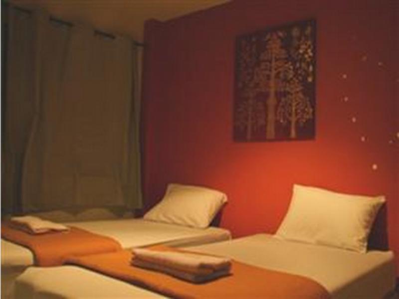 Patong Backpacker Hostel Екстер'єр фото