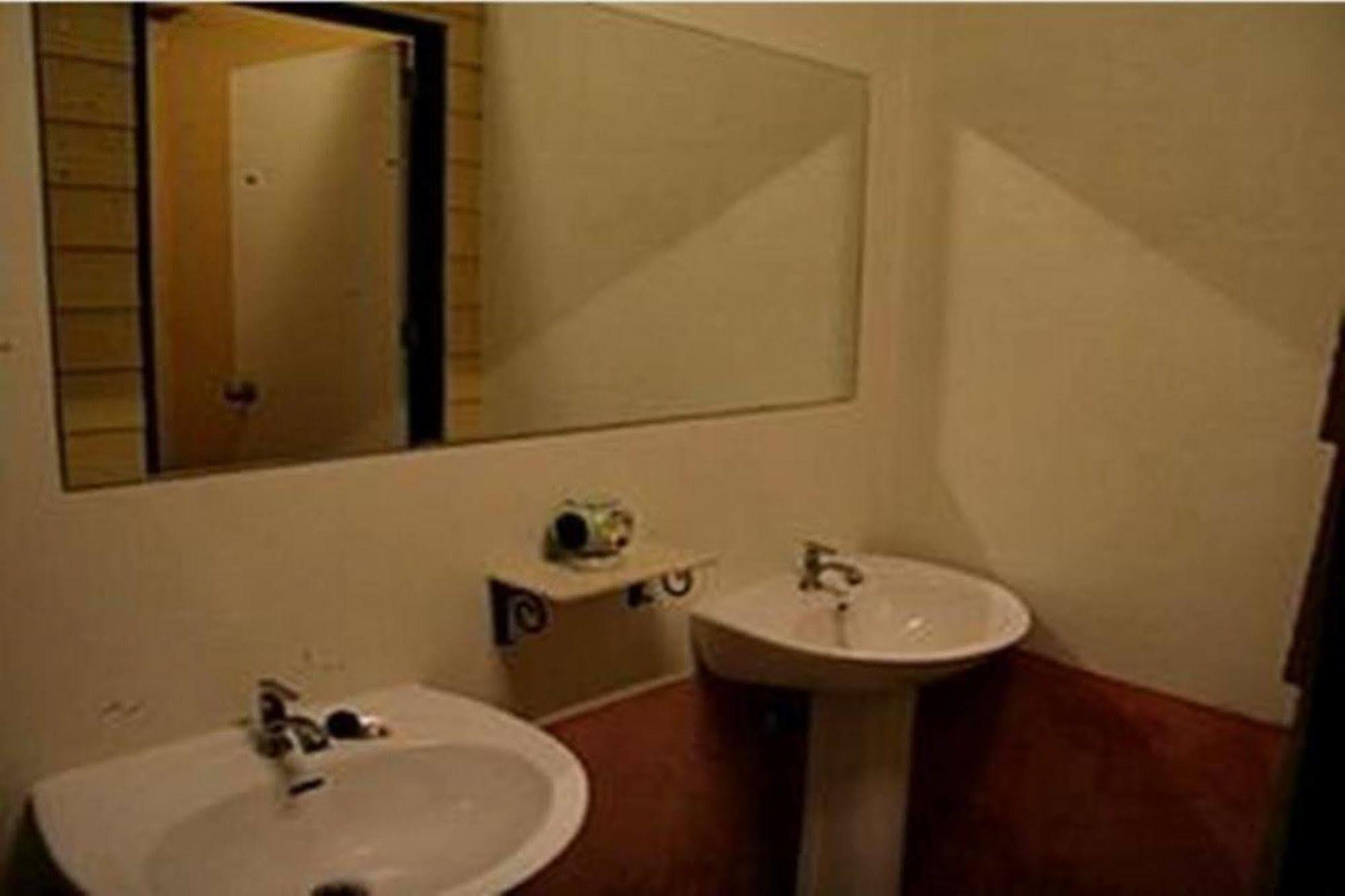 Patong Backpacker Hostel Екстер'єр фото