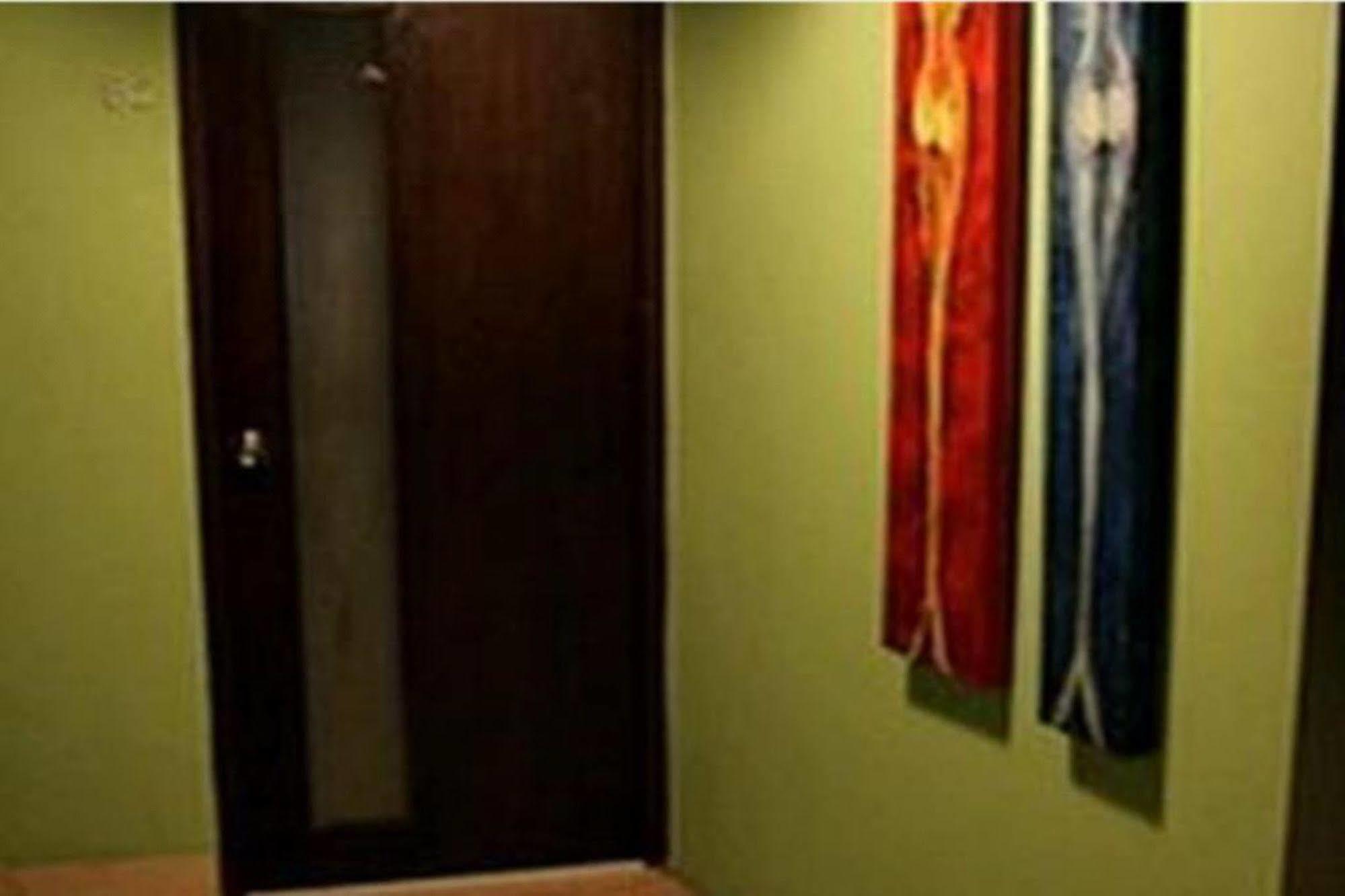 Patong Backpacker Hostel Екстер'єр фото